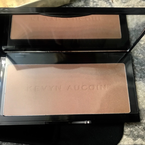 Kevin Aucoin The Neo Highlighter - Picture 3 of 7